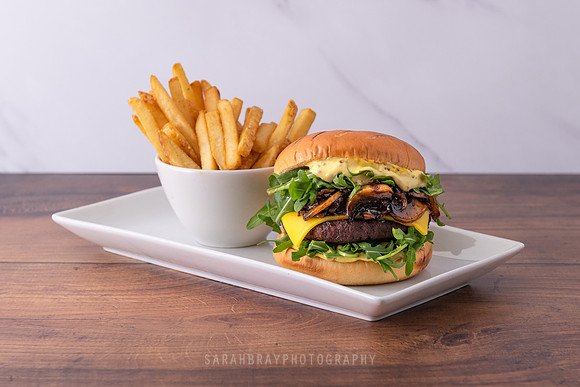 Deliveroo_Vegan:VeggieBurgers_MightyMeat-LessBurgerAndFries